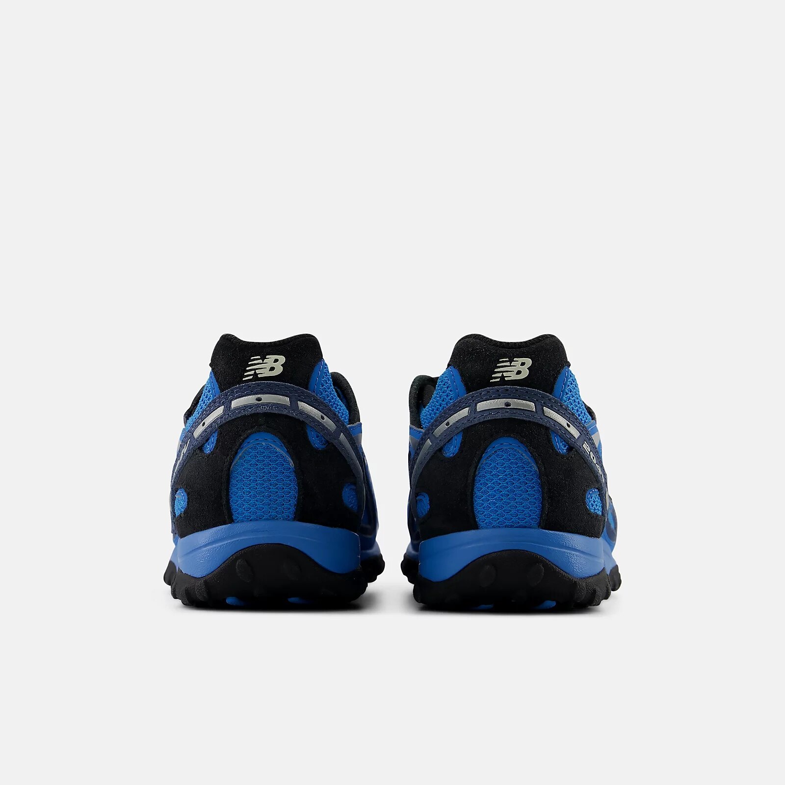 跑鞋新品精选｜A-COLD-WALL* 呈现后工业时代风 Salomon ACS Pro ，New Balance 发布前卫新作 204V-有一UIIYII