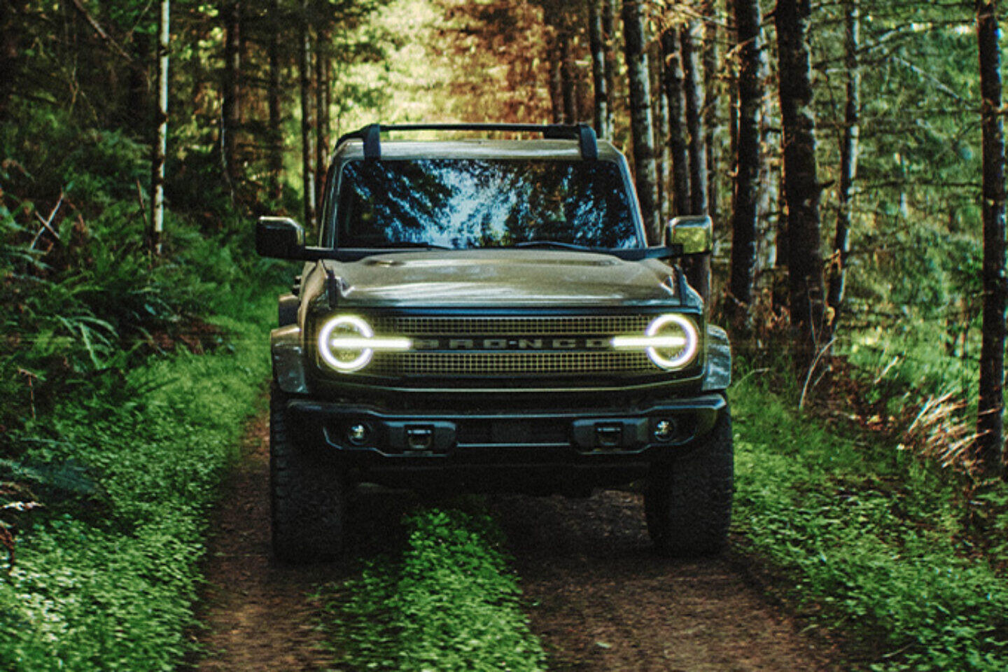 搭载 Raptor 同款 V6 发动机，2027 款 Ford x Filson Bronco SUV 登场-有一UIIYII