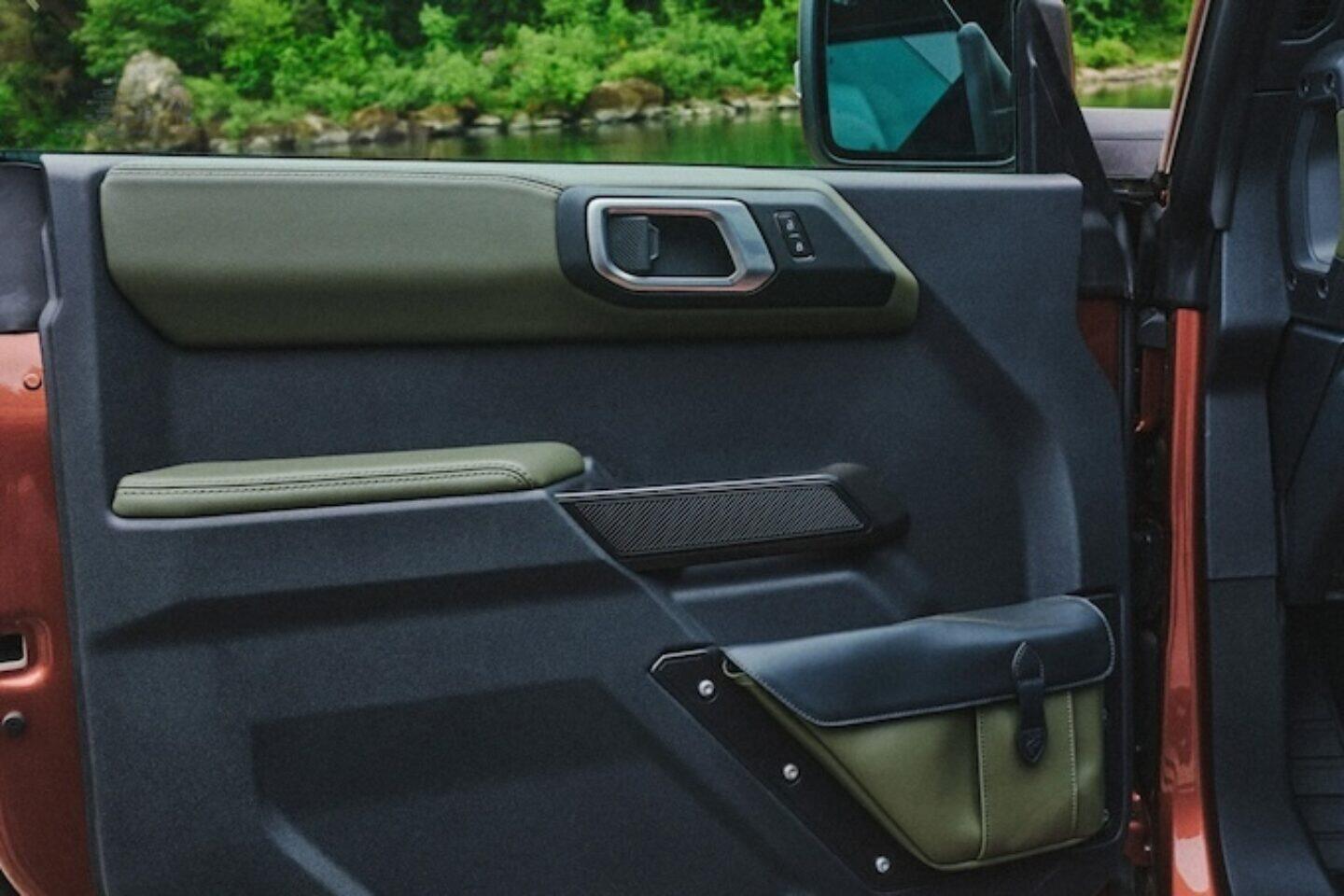 搭载 Raptor 同款 V6 发动机，2027 款 Ford x Filson Bronco SUV 登场-有一UIIYII