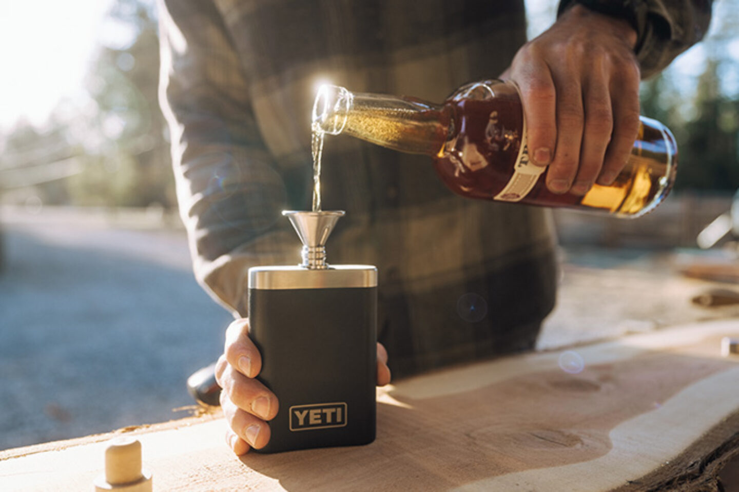 YETI 推出品牌首款酒瓶-有一UIIYII
