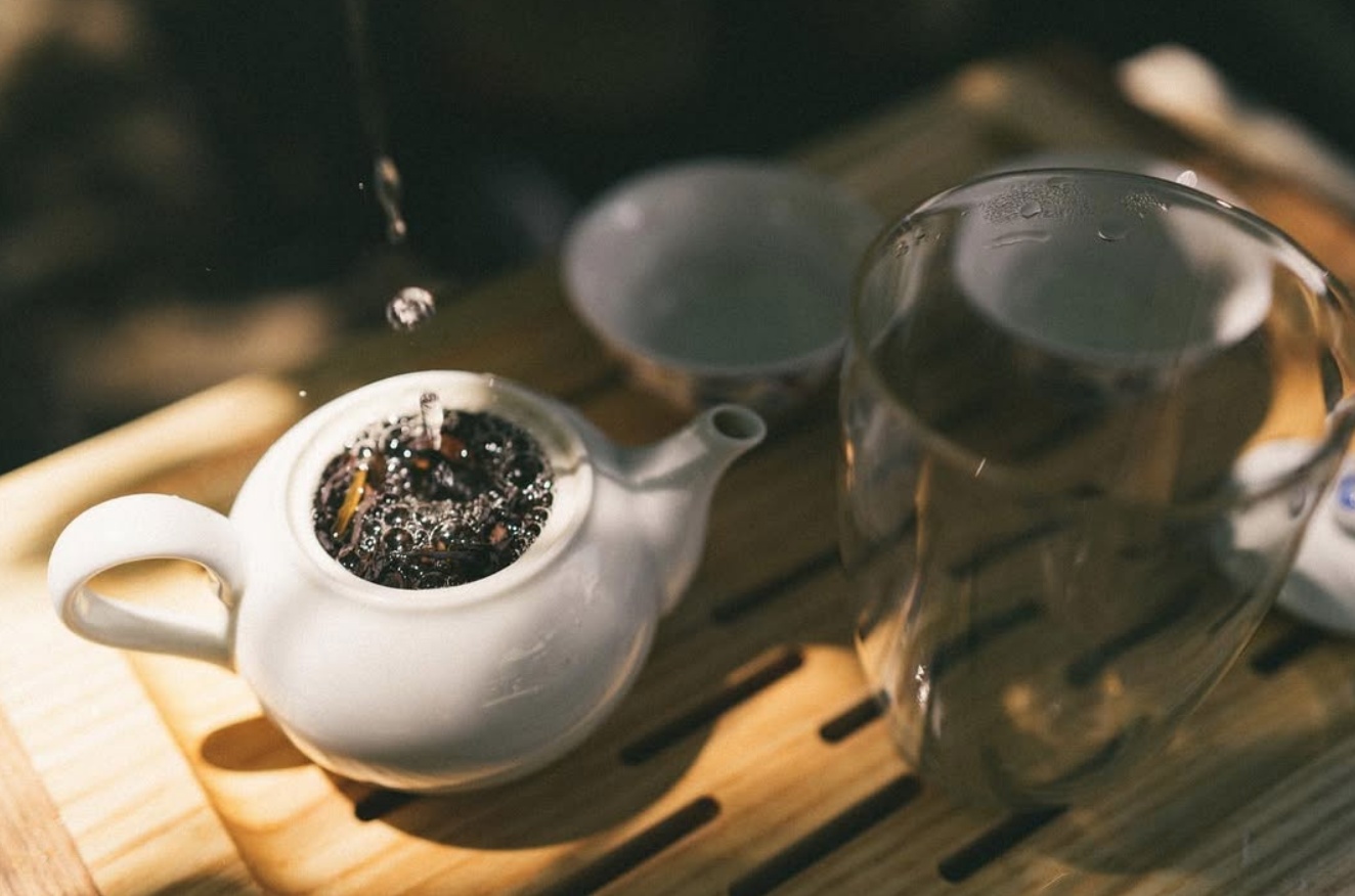 茶酔:清醒好奇无关乎酒精含量,让品鉴中国茶成为一种东京新时髦-有一UIIYII
