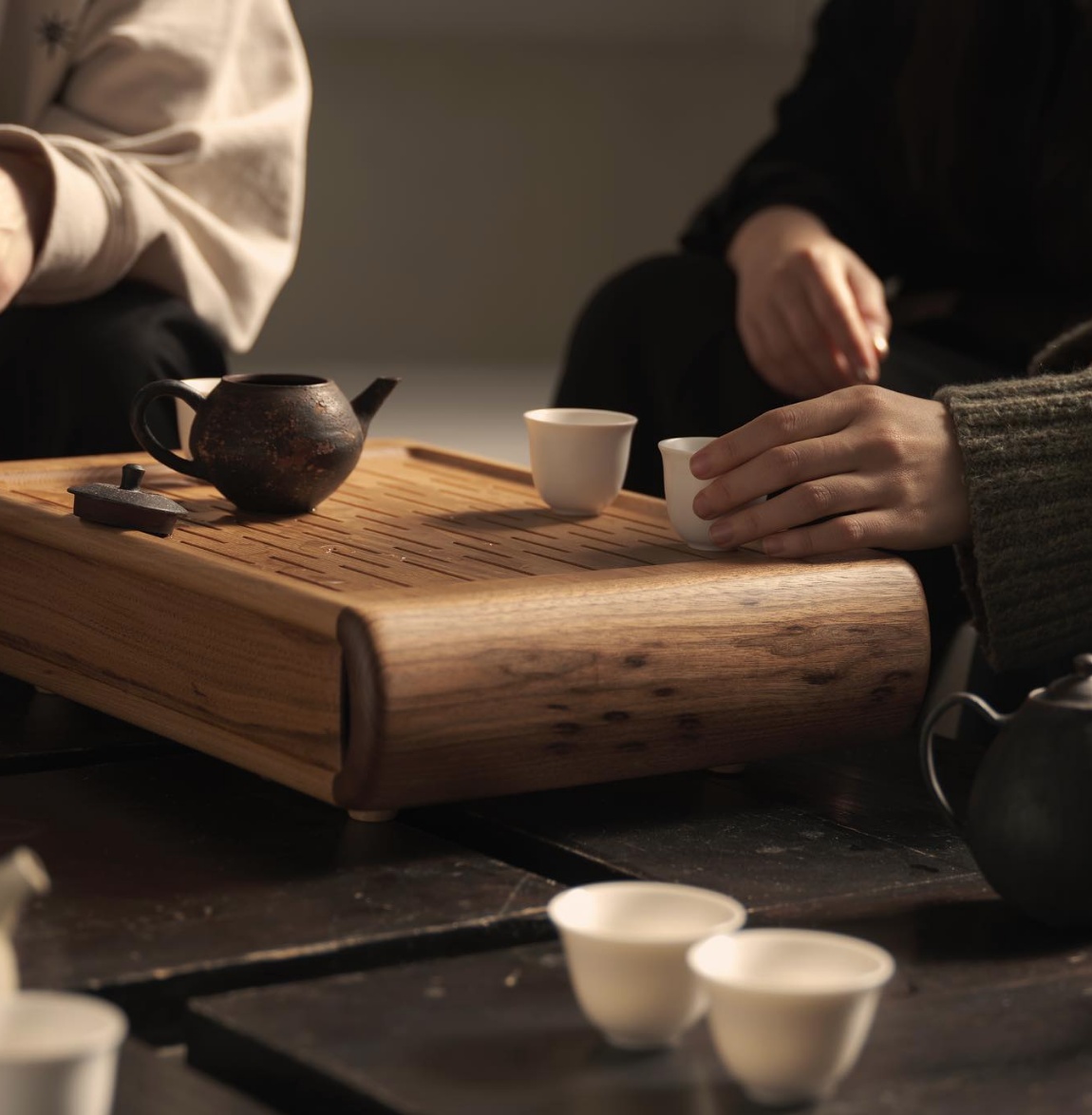 茶酔:清醒好奇无关乎酒精含量,让品鉴中国茶成为一种东京新时髦-有一UIIYII