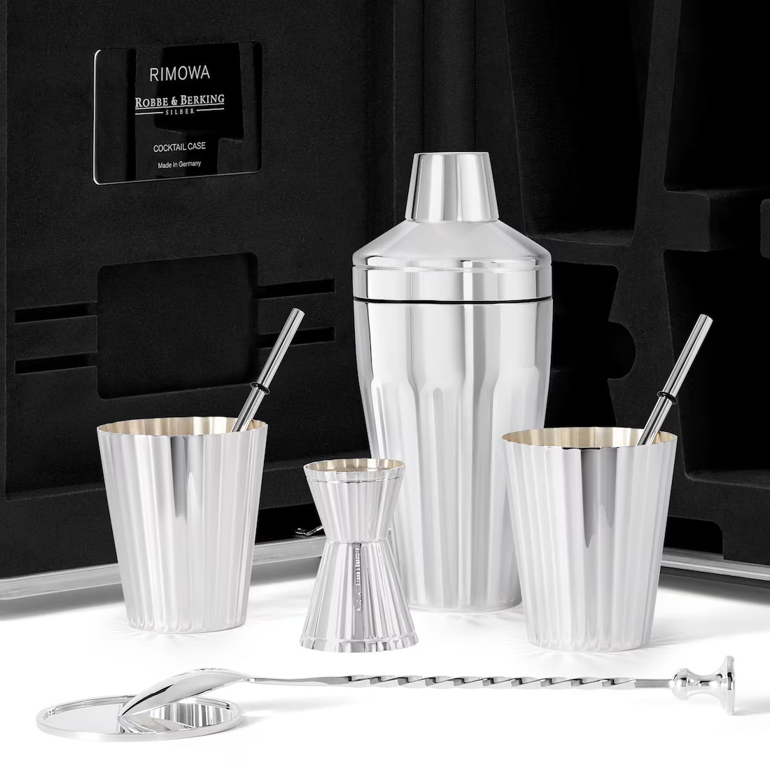 RIMOWA x ROBBE & BERKING 限量版鸡尾酒箱 RIMOWA x ROBBE & BERKING 限量版鸡尾酒箱-有一UIIYII