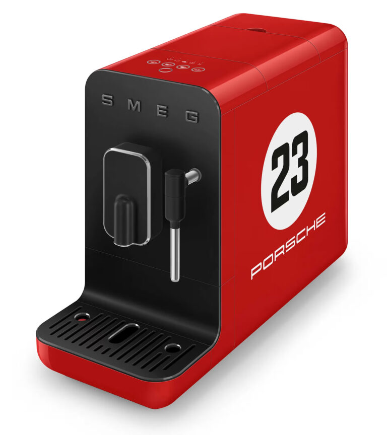 Smeg x Porsche 联名款 BCC12 全自动咖啡机