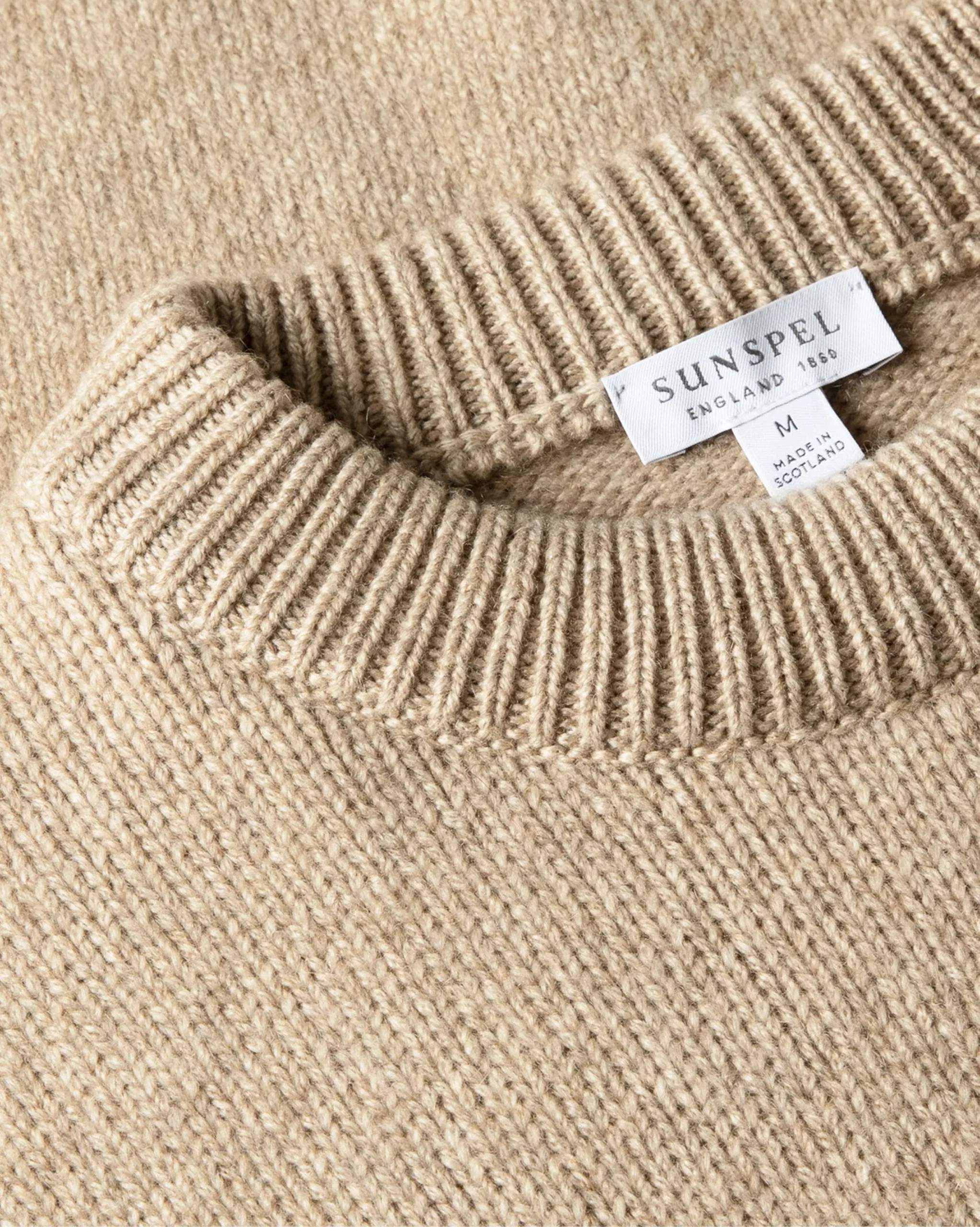 Sunspel 推出首款 Baby Cashmere 圆领毛衣:一件值得穿很多年的羊绒衫-有一UIIYII